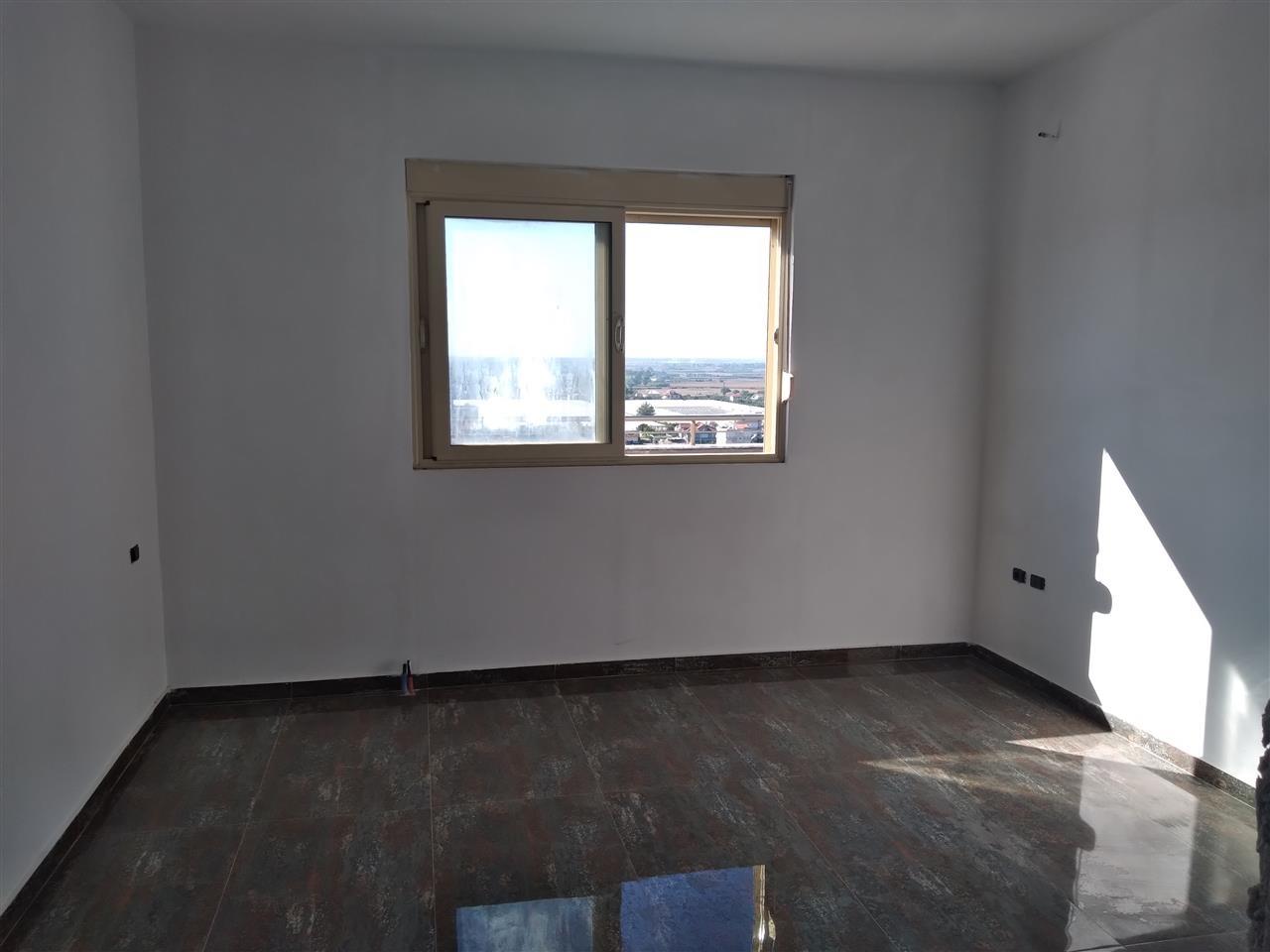 Shitet Papafingo .Lagja”Apollonia”, Fier .