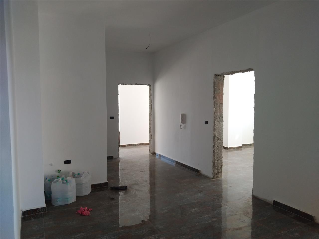 Shitet Papafingo .Lagja”Apollonia”, Fier .