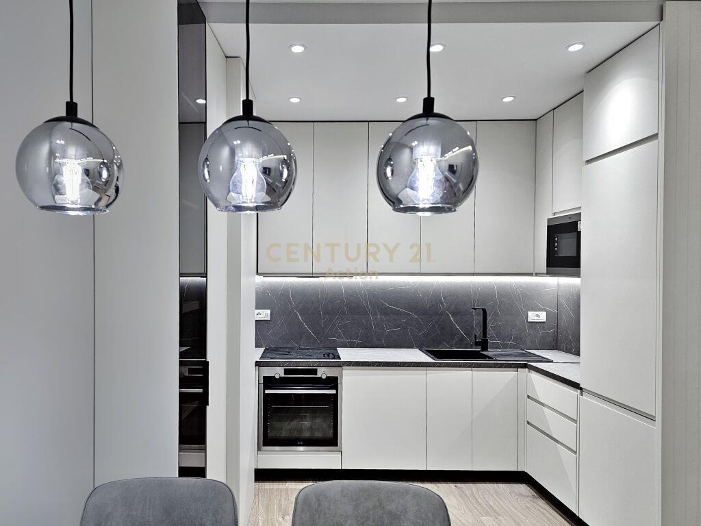 Per Qira | Apartment 2+1+2 | Qendra Tregtare TEG | 1,100 €