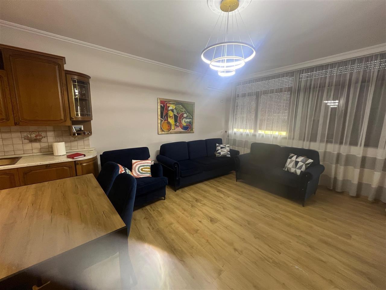 JEPET ME QIRA APARTAMENT 2+1+2 + 2 BALLKONE TE MYSLYM SHYRI