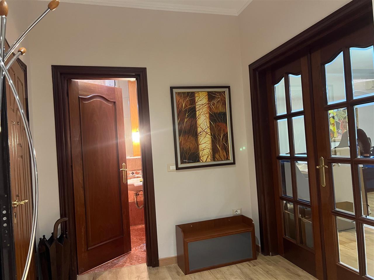 JEPET ME QIRA APARTAMENT 2+1+2 + 2 BALLKONE TE MYSLYM SHYRI