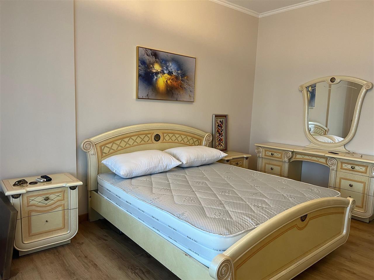 JEPET ME QIRA APARTAMENT 2+1+2 + 2 BALLKONE TE MYSLYM SHYRI