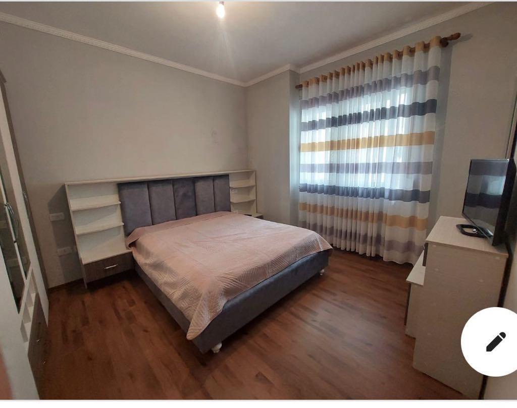 Vlore, jepet me qera apartament 1+1per pushuesa prane Portit