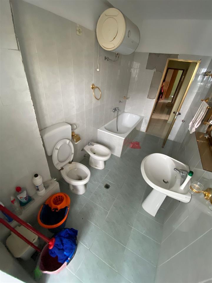 Jepet me qira apartament 2+1 ne Vollga me garazh