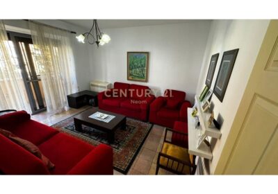 Shitet Apartament 1+1 Rruga Kavajes