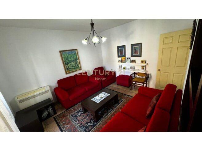 Shitet Apartament 1+1 Rruga Kavajes