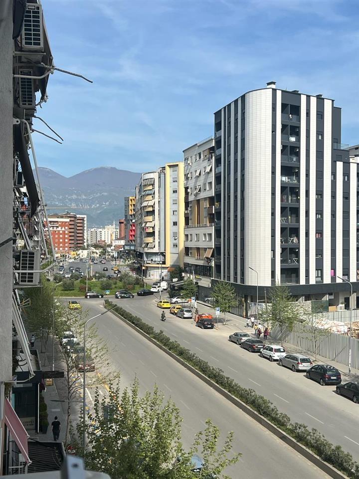 Apartament me qera ditore Astir