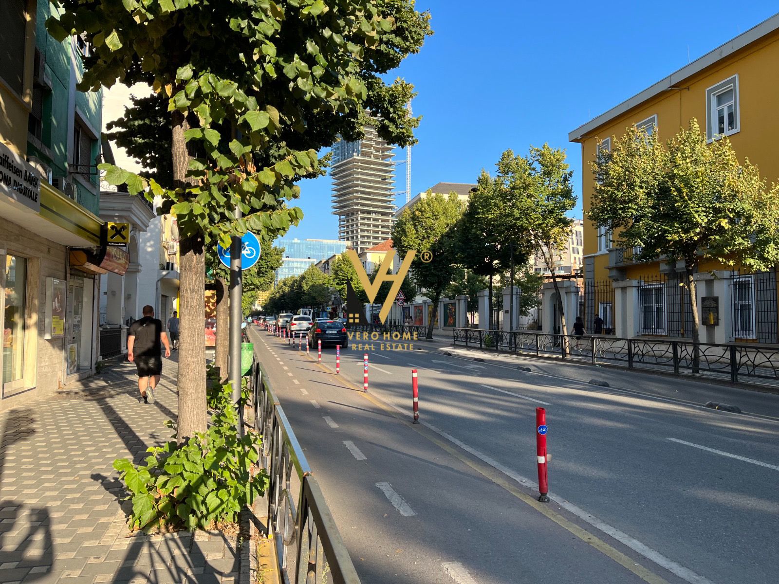 DY DYQANE 50M2 TE RR E DURRESIT 300.000 EURO