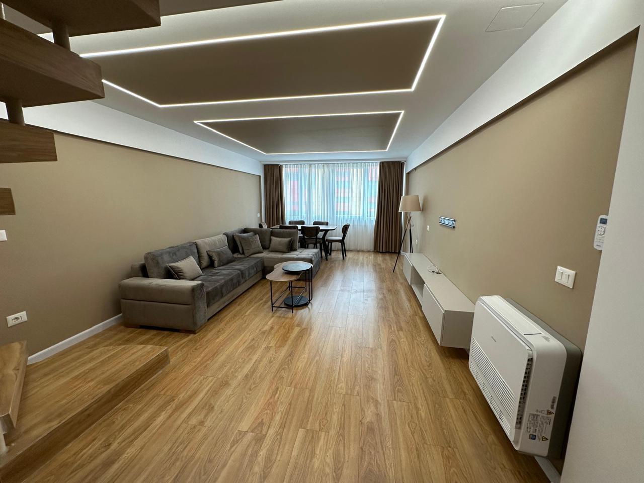 Jepet Qira Apartament Duplex Luksoz + Depo ,Qender ,1500eu/m