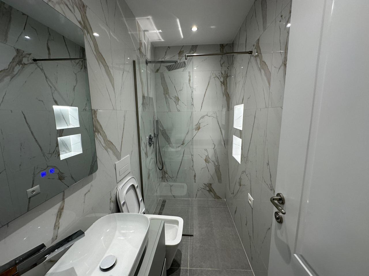 Jepet Qira Apartament Duplex Luksoz + Depo ,Qender ,1500eu/m