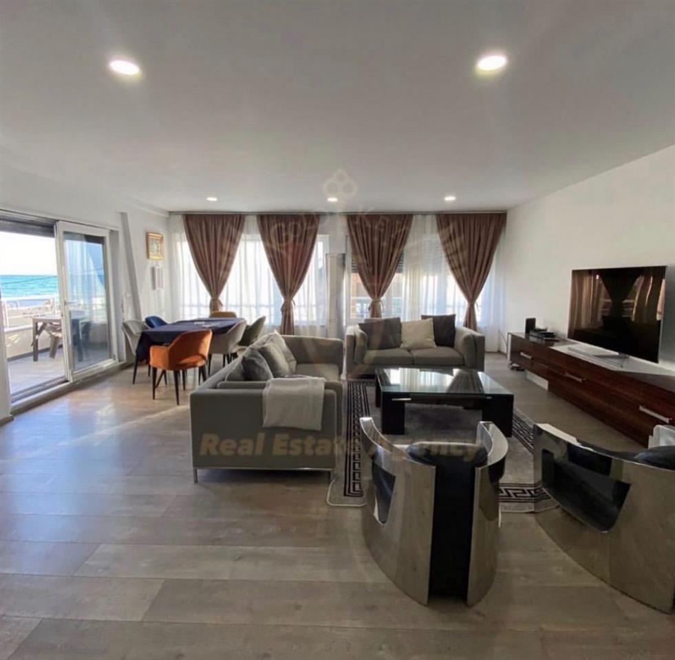 QERA Totalisht i mobiluar Currila