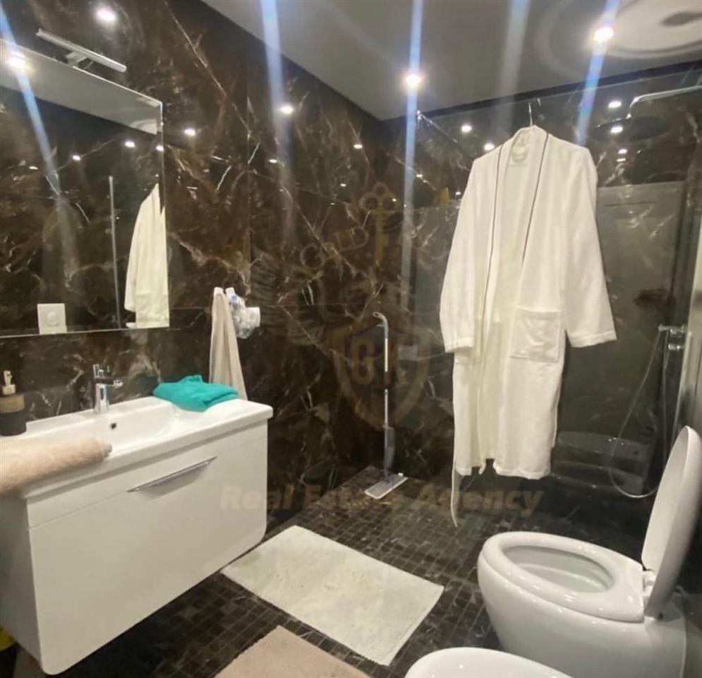 QERA Totalisht i mobiluar Currila