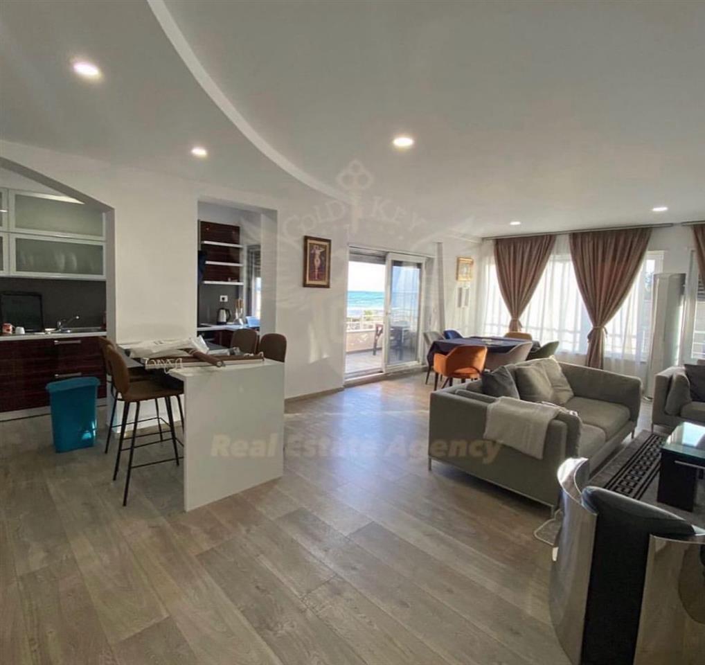 QERA Totalisht i mobiluar Currila