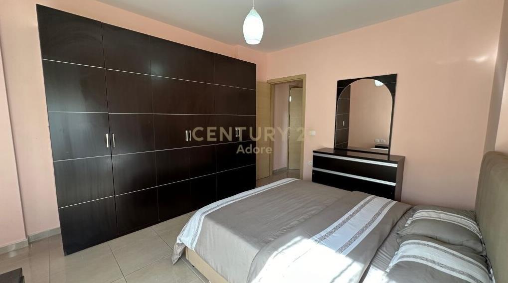 Qira Apartament 2+1+1 Rruga Ferit Xhajko Tiranë €600