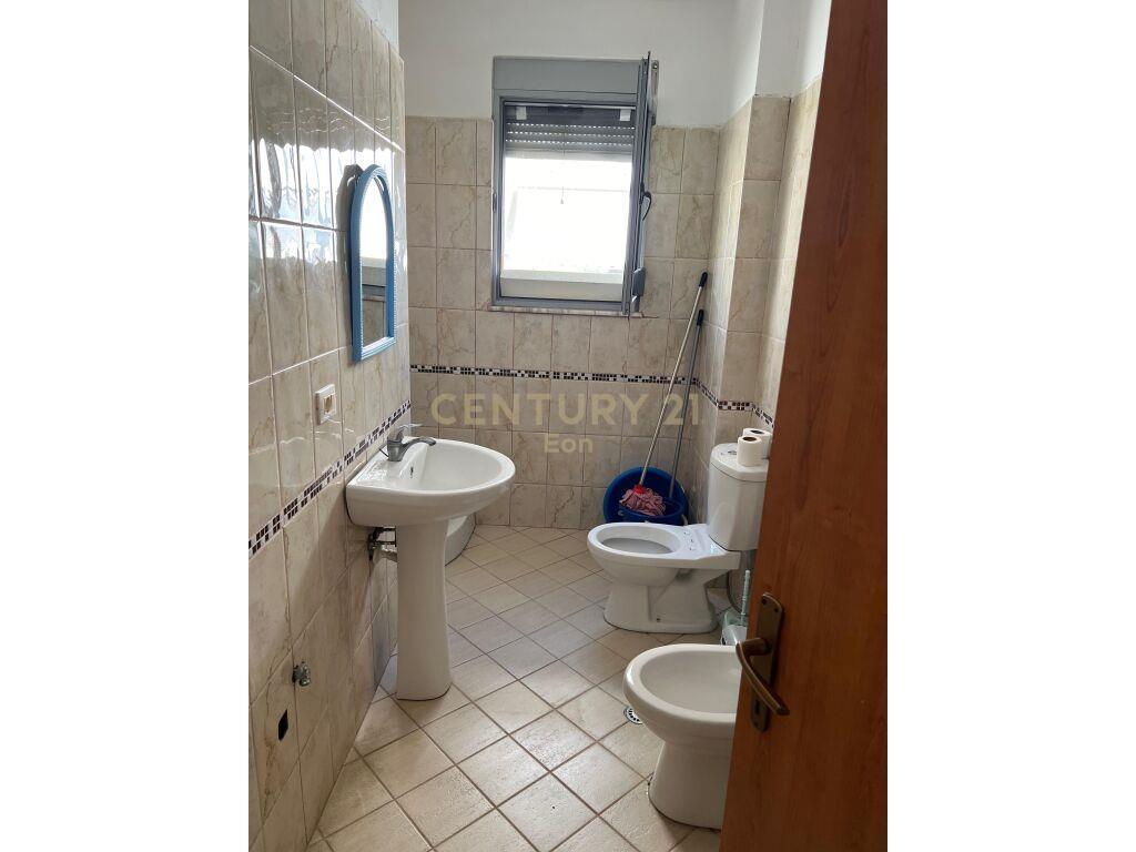 SHITET GARZONIERE NE GOLEM!