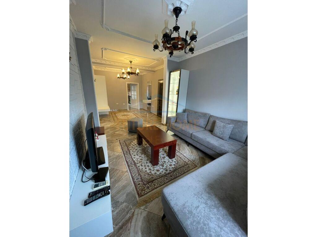 Qira, Apartament, 2+1+2, ne Bllok, Tiranë Apartamenti