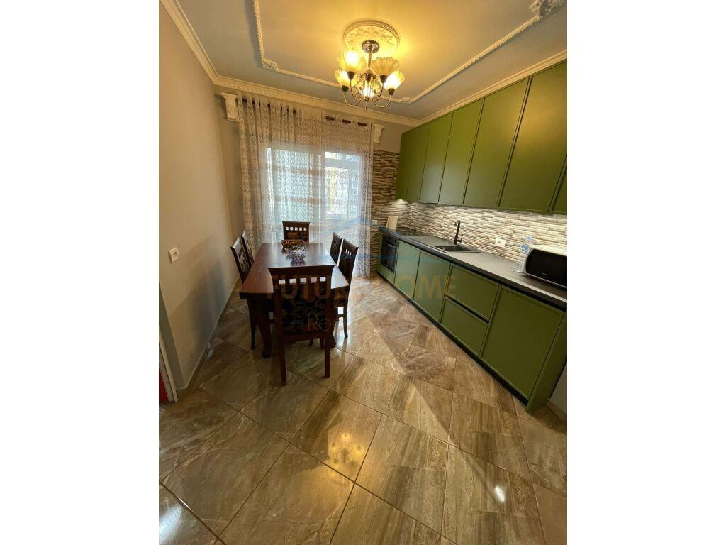Qira, Apartament, 2+1+2, ne Bllok, Tiranë Apartamenti