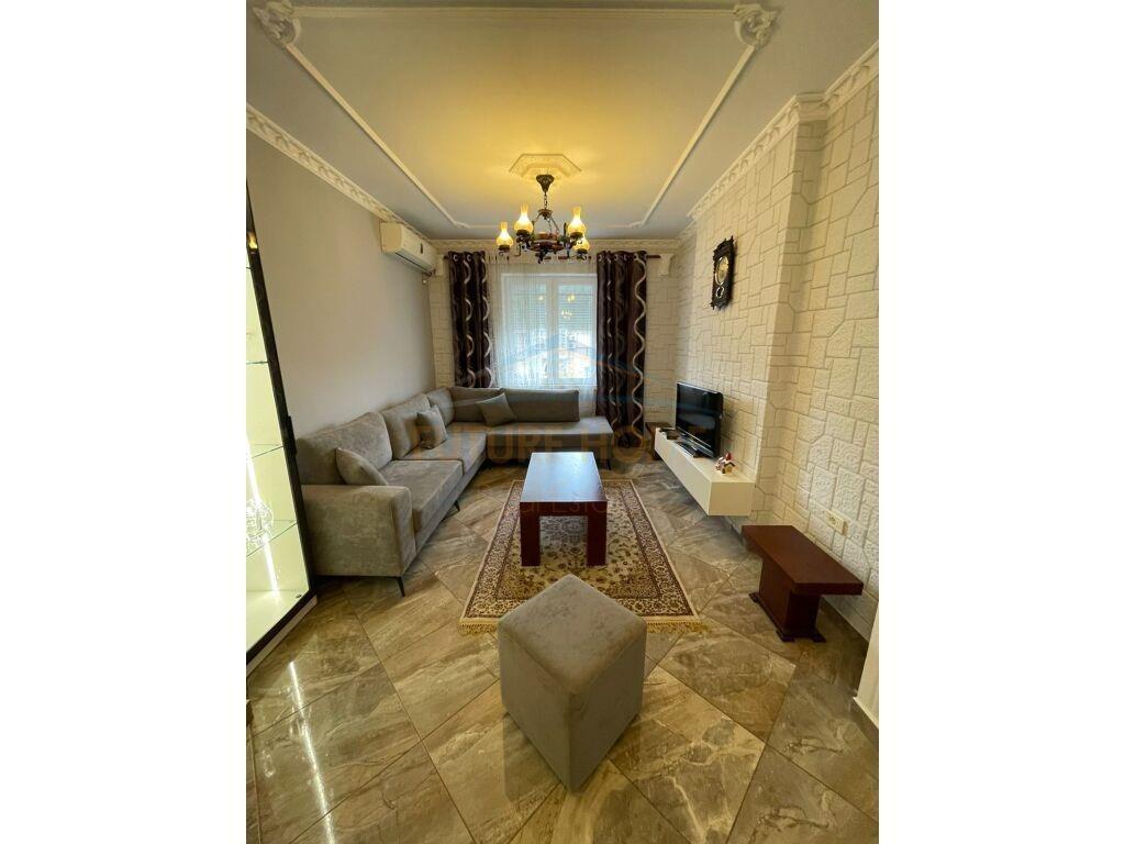 Qira, Apartament, 2+1+2, ne Bllok, Tiranë Apartamenti