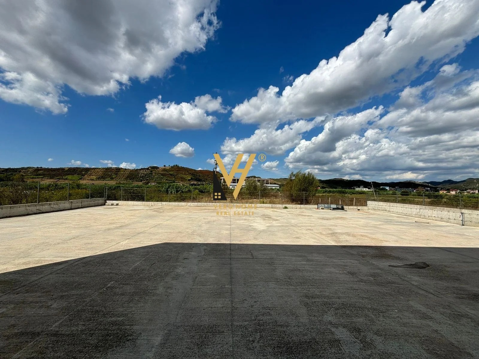 KAPANON 1620 M2 NE MARIKAJ 2.000.000 EURO