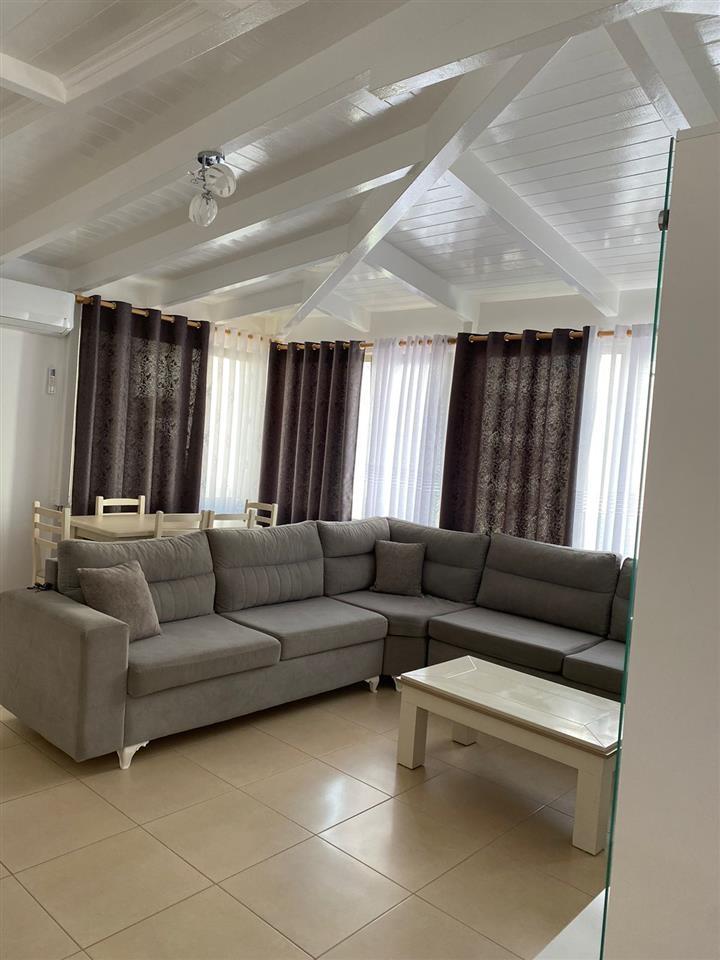 JEPET ME QERA 2+1 PAPAFINGO NE PLAZH!