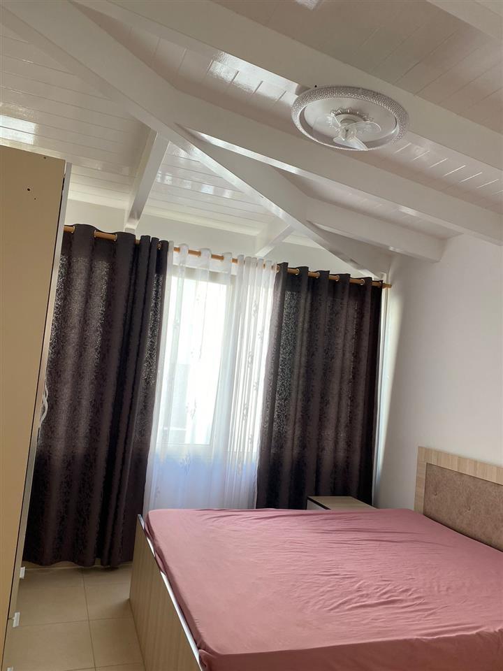 JEPET ME QERA 2+1 PAPAFINGO NE PLAZH!