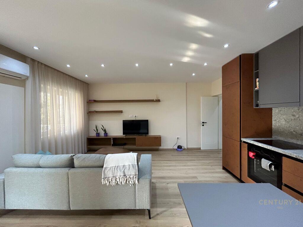 APARTAMENT 1+1 ME QIRA, SHESHI SKENDERBEJ- QENDER. IRG10260