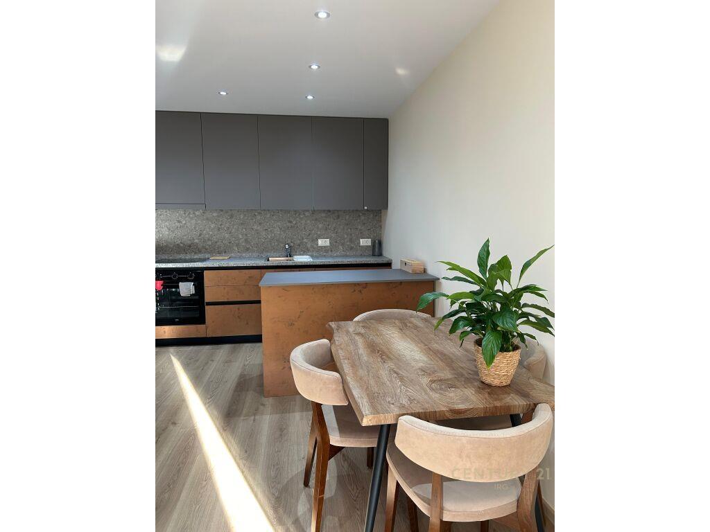 APARTAMENT 1+1 ME QIRA, SHESHI SKENDERBEJ- QENDER. IRG10260