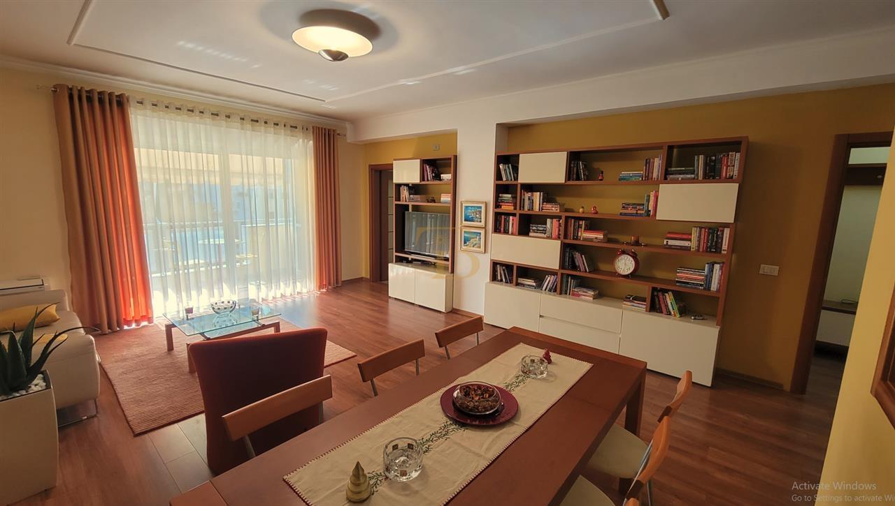 Apartament 2+1+2/post parkimi me qera, Bllok