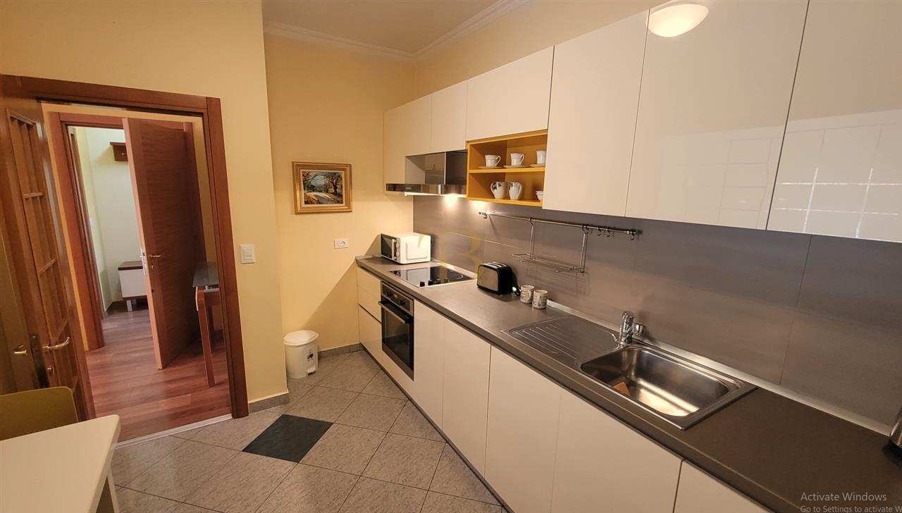 Apartament 2+1+2/post parkimi me qera, Bllok