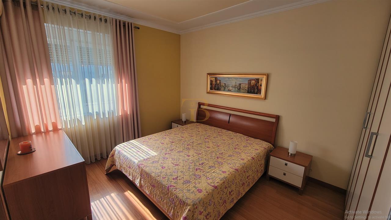 Apartament 2+1+2/post parkimi me qera, Bllok