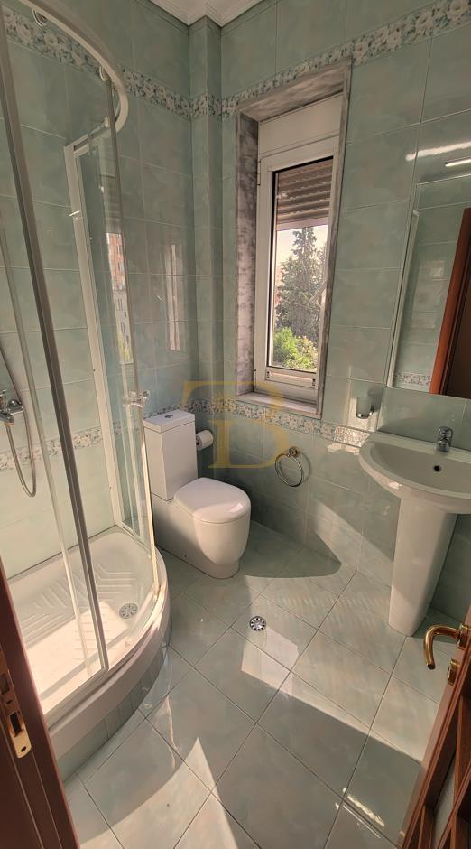 Apartament 2+1+2/post parkimi me qera, Bllok