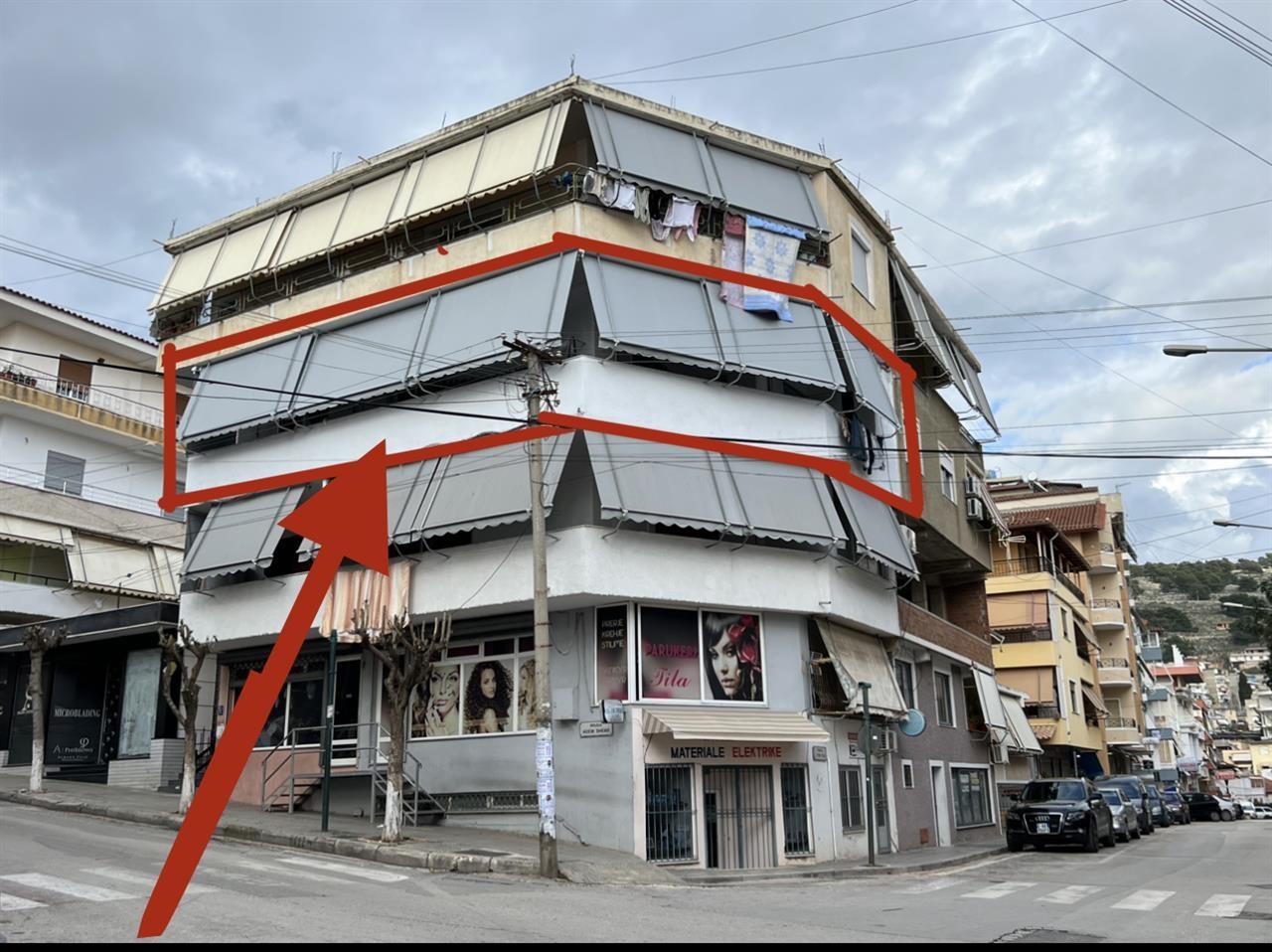 Shitet-> Apartament 3+1+2ne qender Sarande