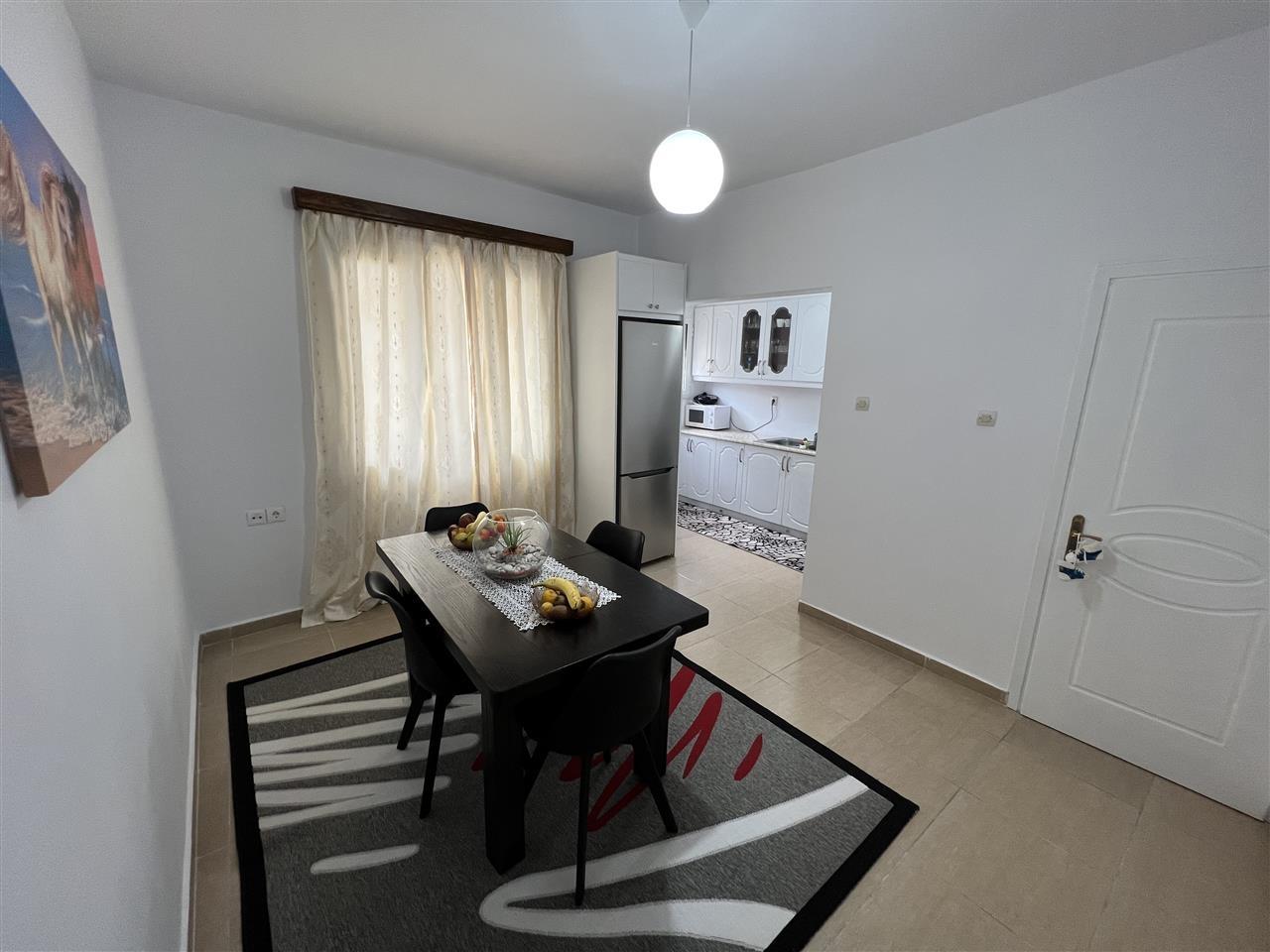 Shitet-> Apartament 3+1+2ne qender Sarande
