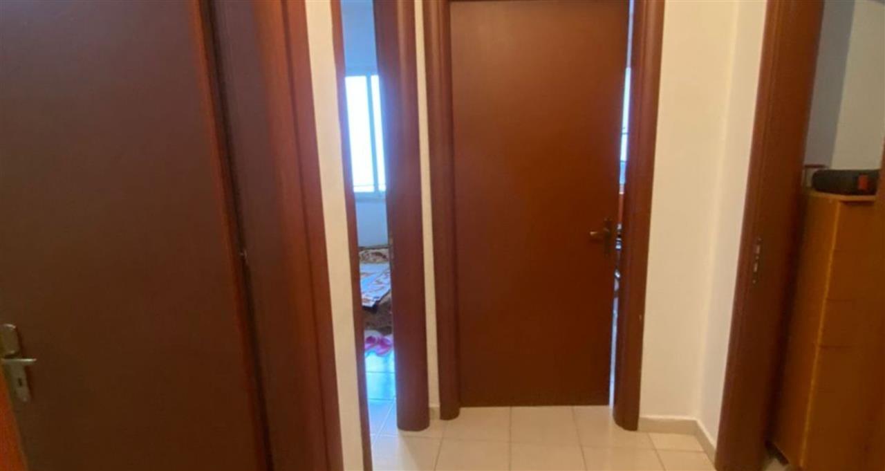 Jepet me qera apartament 3+1 tek Fresku!!