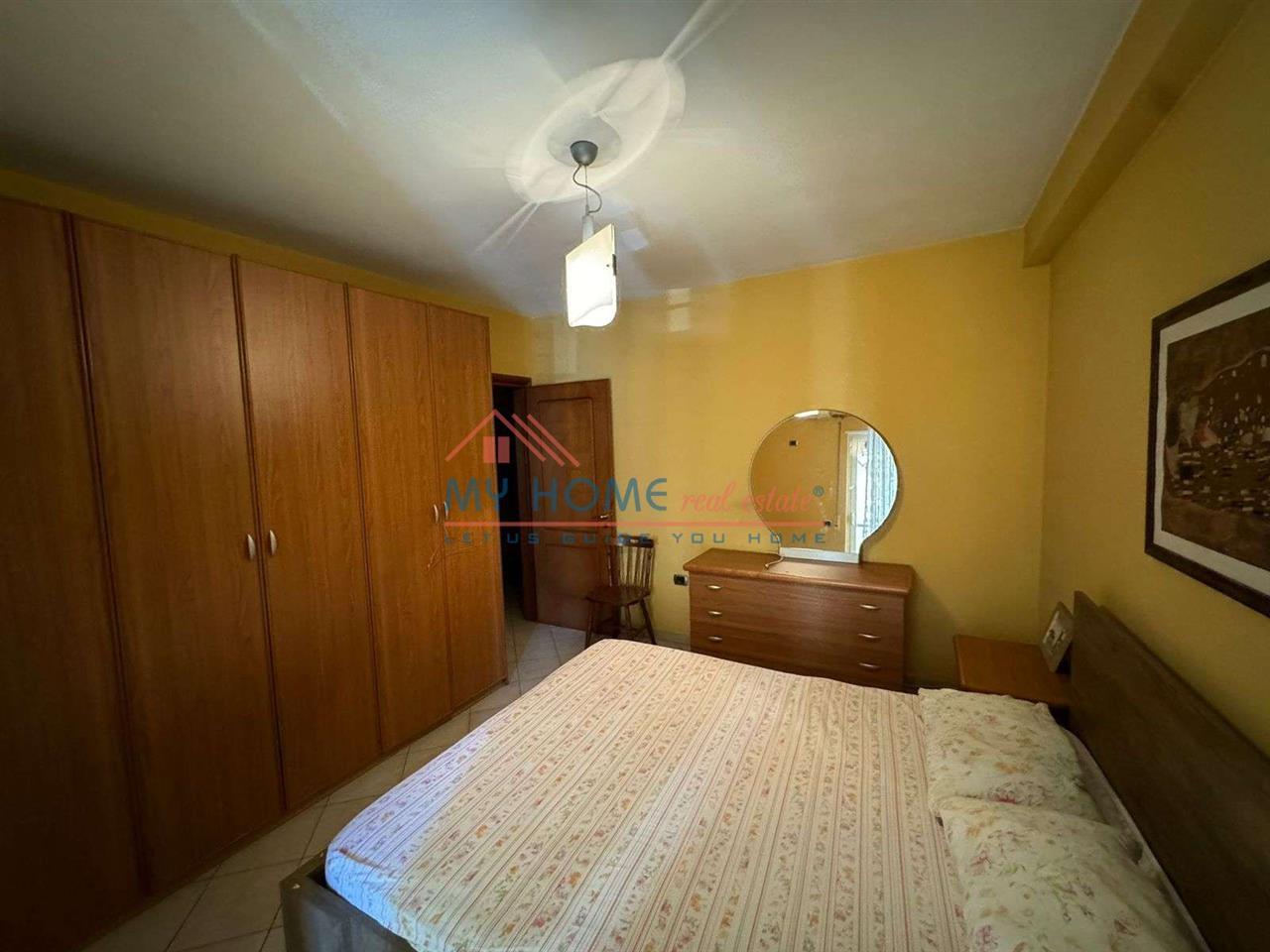 Apartament 2+1 me qera tek Komuna Parisit