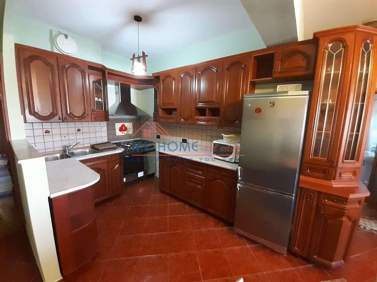 Apartament 2+1+Post Parkimi me qera tek Rruga e Kavajes