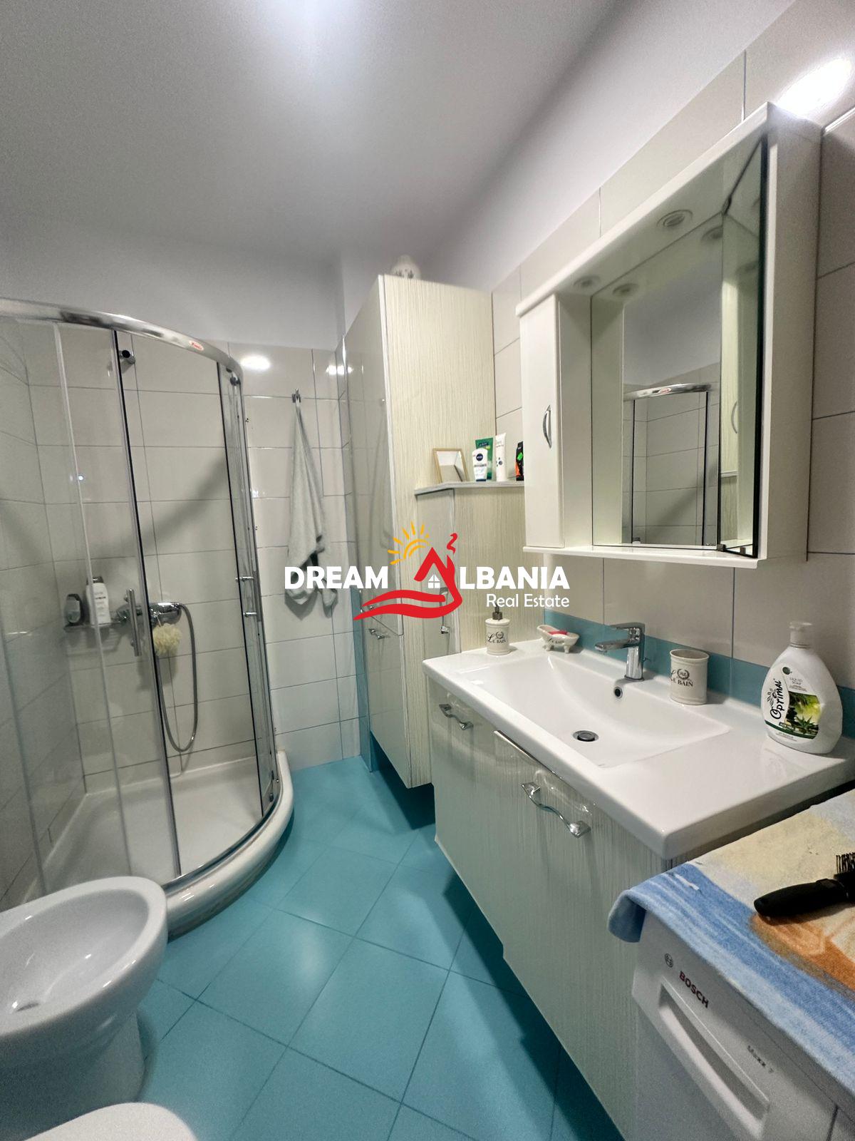 Apartament 2+1 me qera ne zonen e Liqenit te Thate