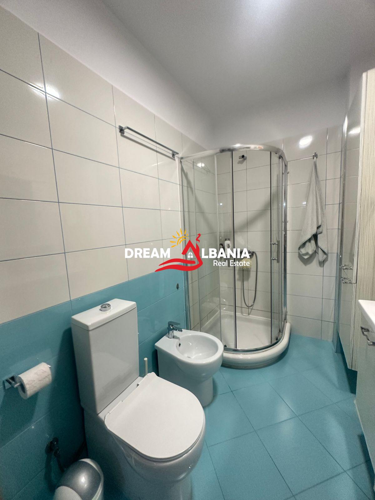 Apartament 2+1 me qera ne zonen e Liqenit te Thate