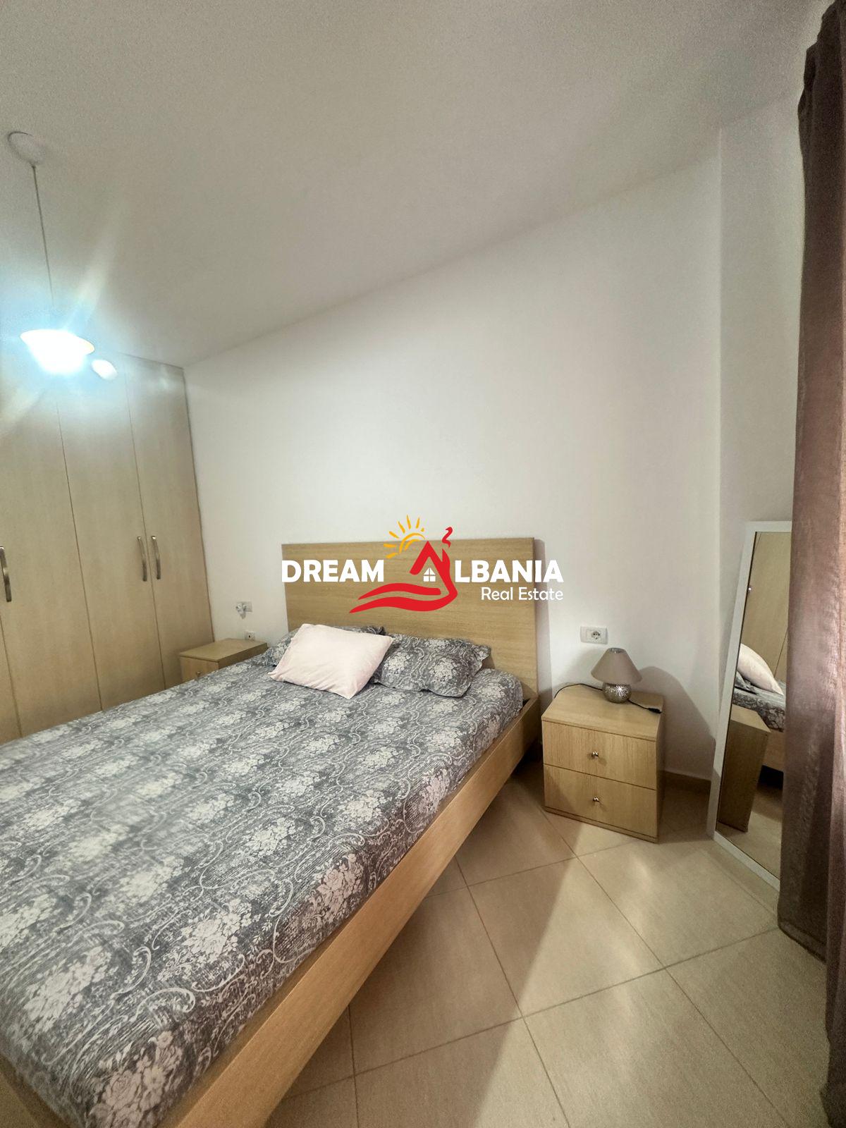 Apartament 2+1 me qera ne zonen e Liqenit te Thate