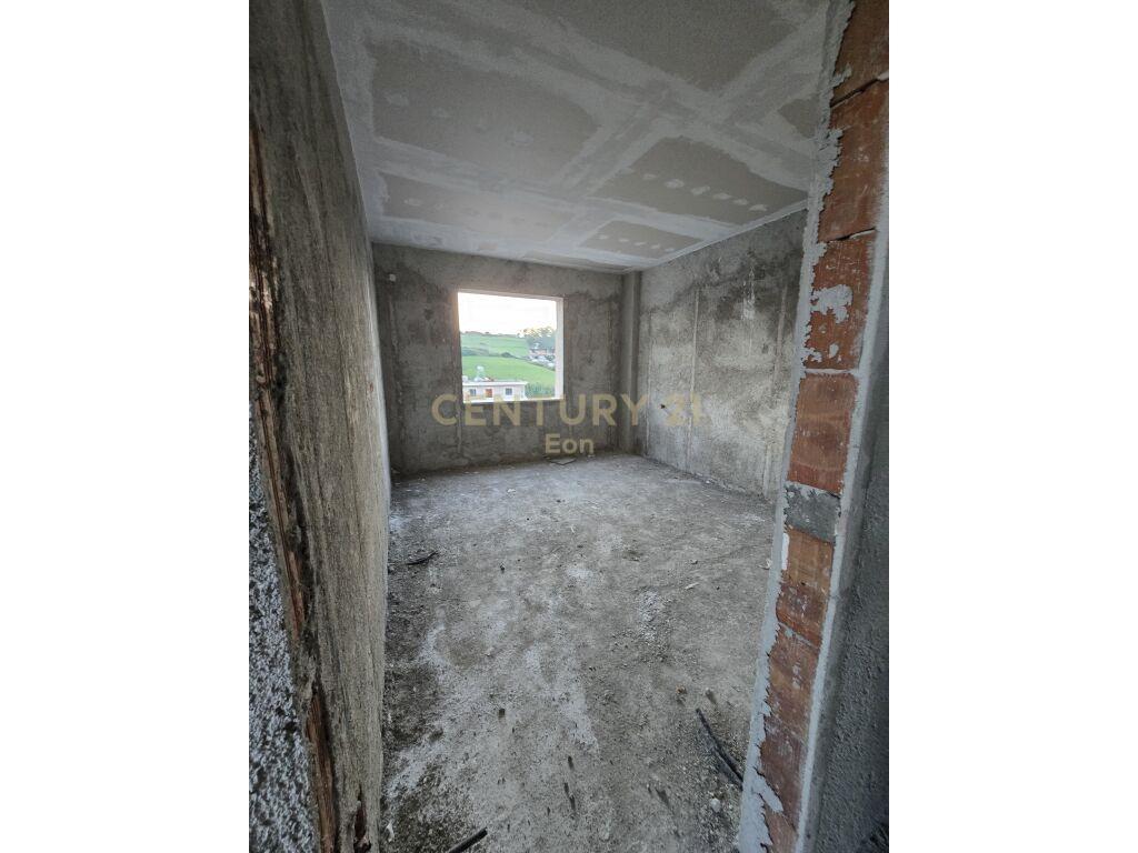 Shitet Apartament 2+1 në Spitalle, Durrës!