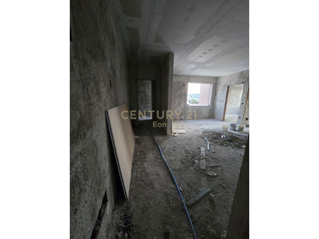 Shitet Apartament 2+1 në Spitalle, Durrës!