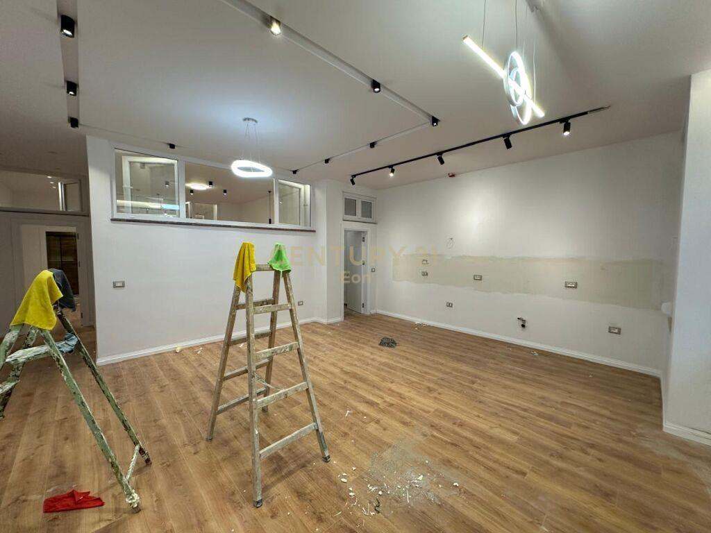 SHITET APARTAMENT 2+1+2 NE DURRES!