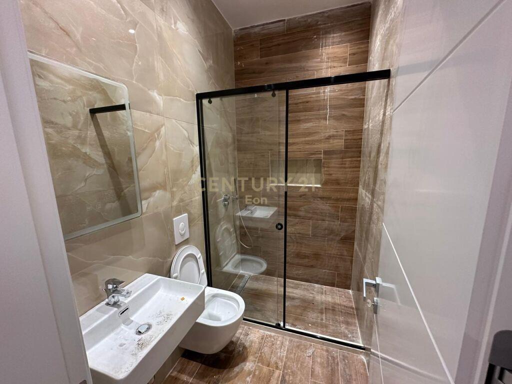 SHITET APARTAMENT 2+1+2 NE DURRES!