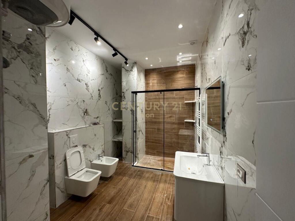 SHITET APARTAMENT 2+1+2 NE DURRES!