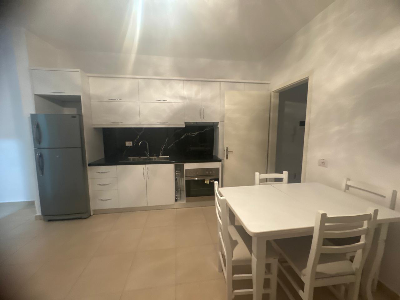 Jepet apartament me qera ne Durres