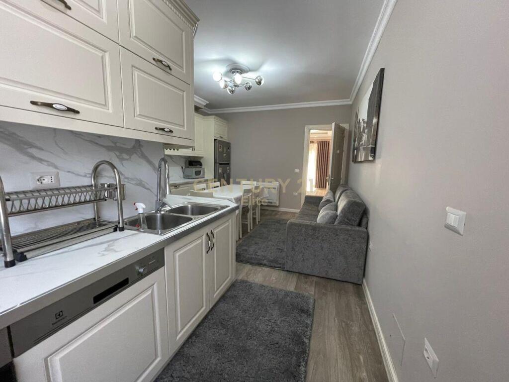 Jepet me qira apartament 2+1+2 600 € EL101363