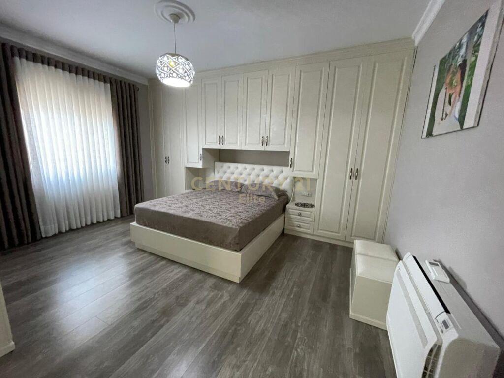 Jepet me qira apartament 2+1+2 600 € EL101363