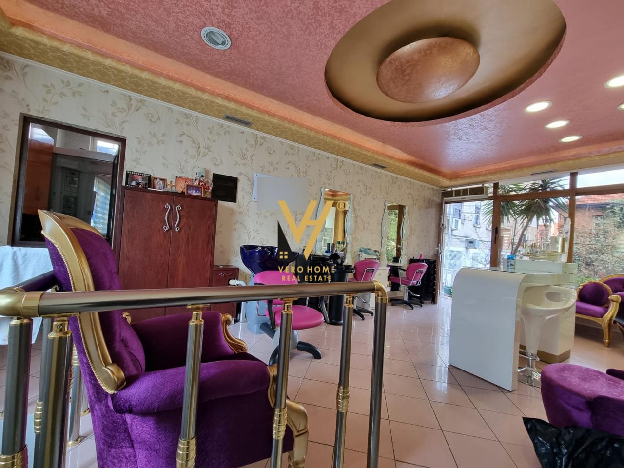 JEPET DYQAN 120 M2 ME QERA PER KLINIKE ESTETIKE TE