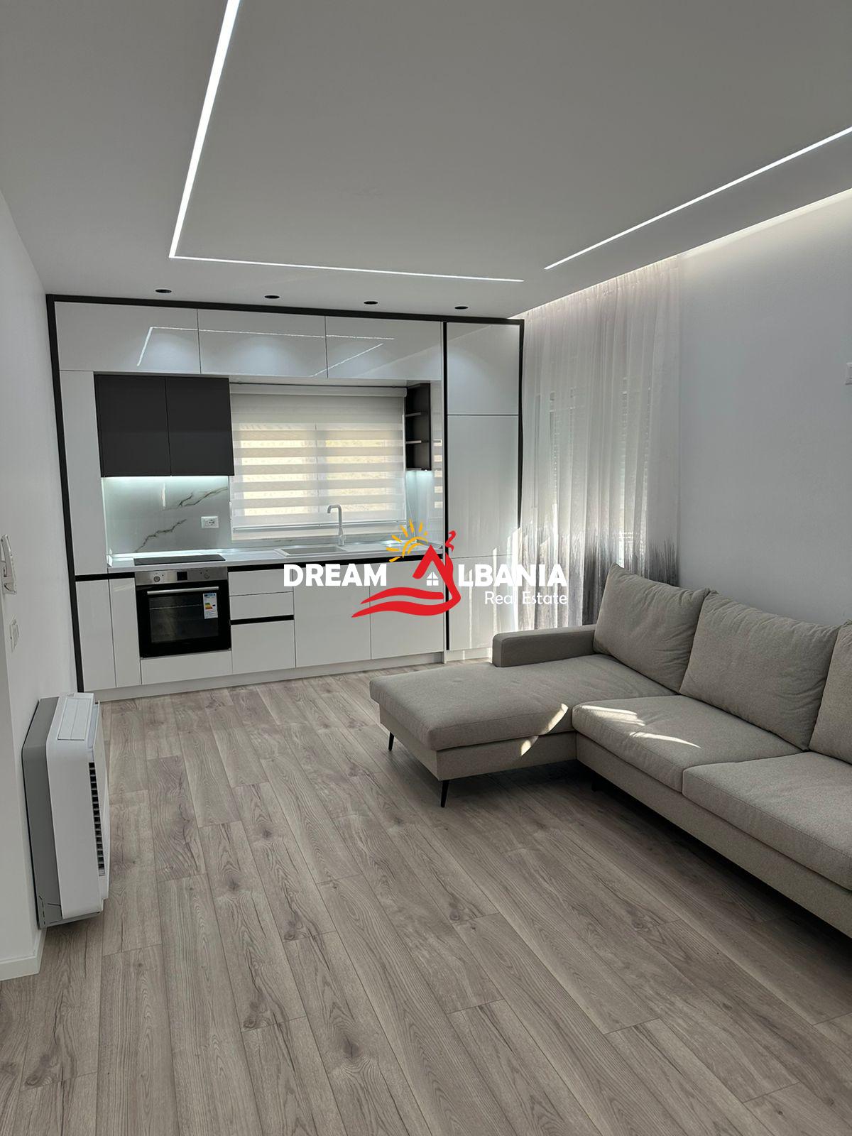 Apartament 2+1 me qera ne zonen e Bllokut