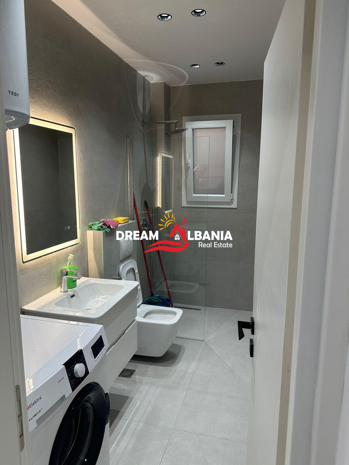 Apartament 2+1 me qera ne zonen e Bllokut